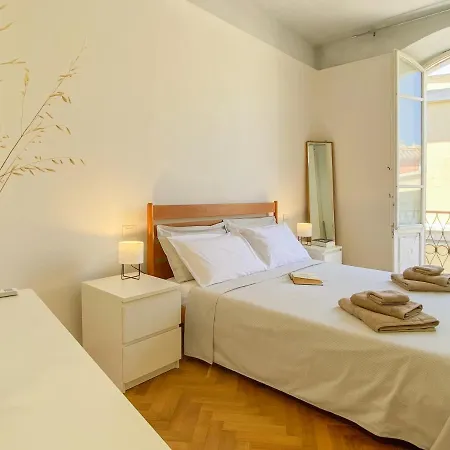Apartment Elegant In The Heart Of The Marina